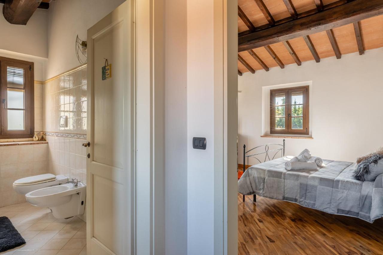 Casa Vecchia Rooms And Parking Gambassi Terme Eksteriør billede