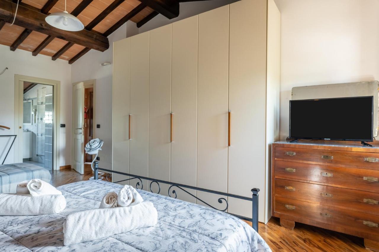 Casa Vecchia Rooms And Parking Gambassi Terme Eksteriør billede