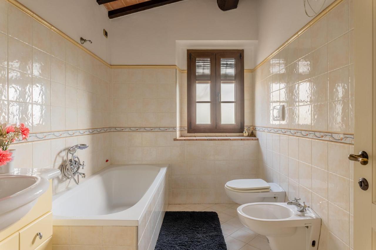 Casa Vecchia Rooms And Parking Gambassi Terme Eksteriør billede