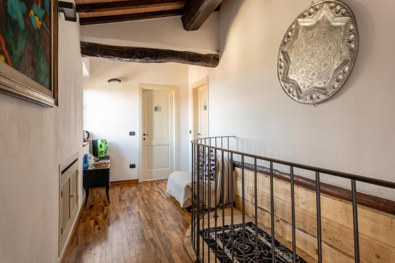 Casa Vecchia Rooms And Parking Gambassi Terme Eksteriør billede